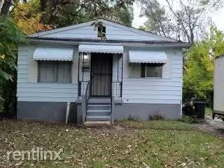 Main picture of 111 E Moore St