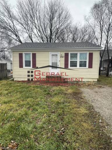 Main picture of 2071 E Buder Ave
