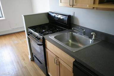 Main picture of 4745 Vernon Blvd
