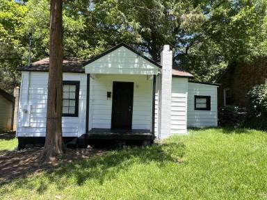 Main picture of 511 E Lee Ave