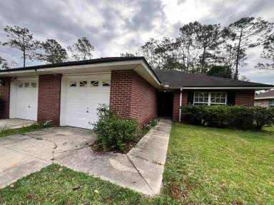 Main picture of 52 Red Mill Dr