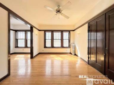Main picture of 816 W Waveland Apartments