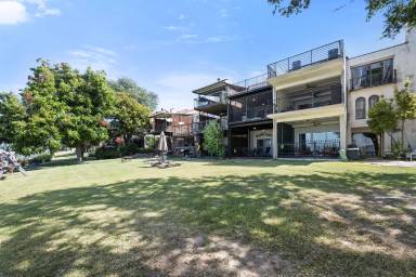 Main picture of 3928 Mediterranean St