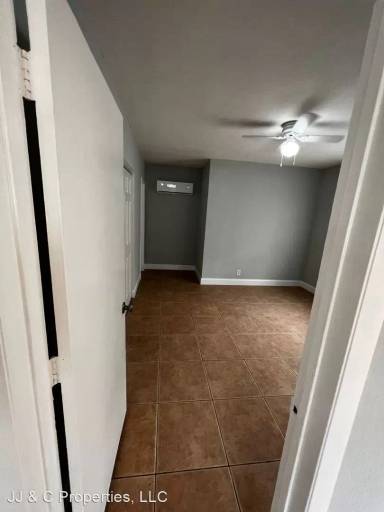Main picture of 827 NW 1st Ave