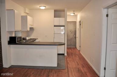 Main picture of 364 W 51st St