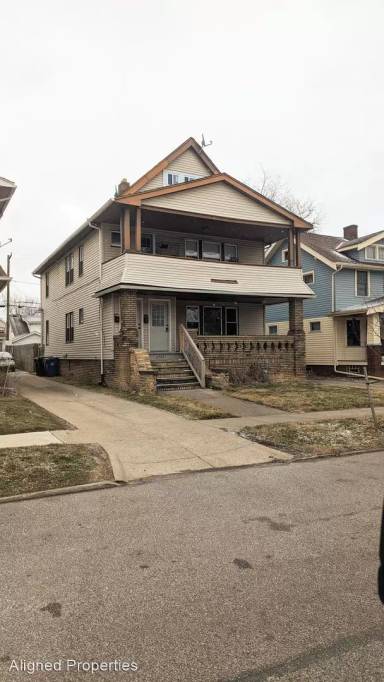 Main picture of 3703 W 136th St