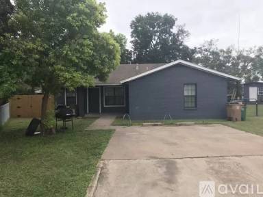 Main picture of 904 E Leslie Cir