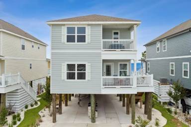 Main picture of 128 Carriage Rd