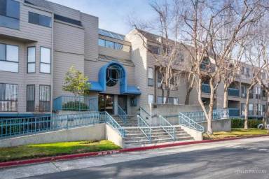 Main picture of 31 W 20th Ave