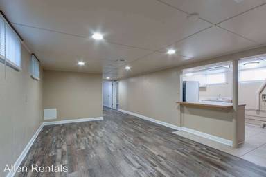 Main picture of 1800 Elaine Dr