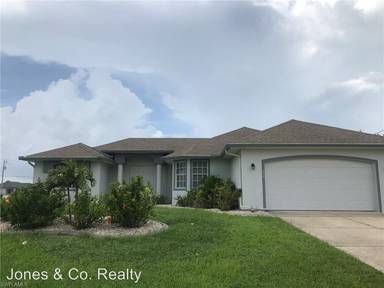 Main picture of 214 NW 27th Pl