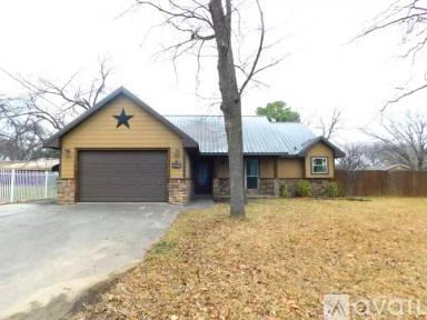 Main picture of 201 N Sherman Dr