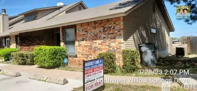 Main picture of 6817 NW Willow Springs Dr