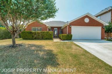 Main picture of 920 Winterwood Ct