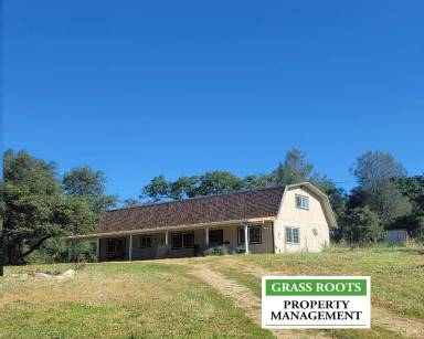 Main picture of 10264 Carriage Rd