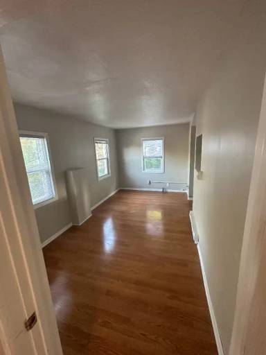 Main picture of 306 King St W