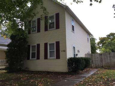 Main picture of 136 Walnut St