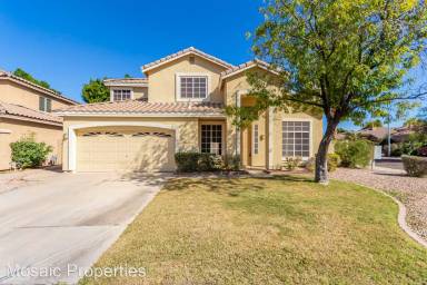 Main picture of 843 N Blackstone Ct