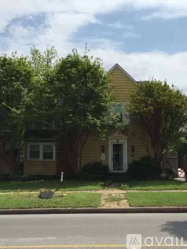 Main picture of 1026 W Morton St