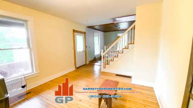 Main picture of 19 Pleasant St