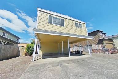 Main picture of 1482 NW 20th St