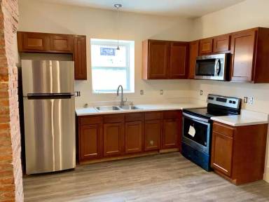Main picture of 1420A Union Blvd