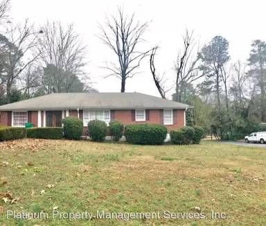Main picture of 2271 Fairway Cir NE