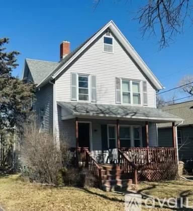 Main picture of 510 W Lakeside St