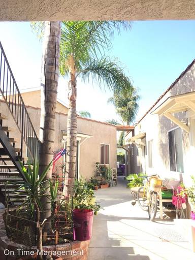 Main picture of 1233 1245 1247 Daisy Ave