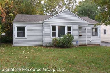 Main picture of 2044 N Green Rd