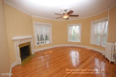 Main picture of 1880 Beacon St