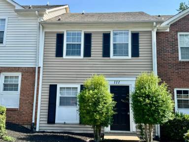 Main picture of 111 Carriage Pl