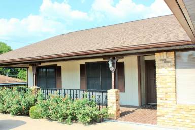 Main picture of 2105 Heritage Dr
