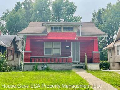 Main picture of 2203 E 70th St
