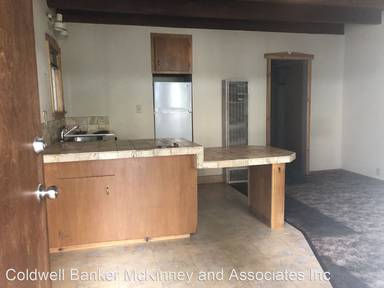 Main picture of 890 Lakeview Ave
