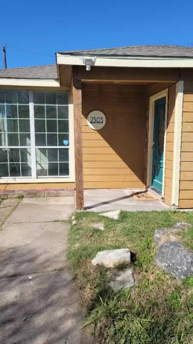 Main picture of 2303 Haldane Dr
