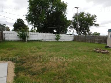 Main picture of 555 N 8th St