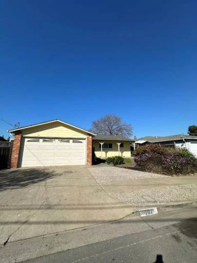 Main picture of 131 Turlock Way