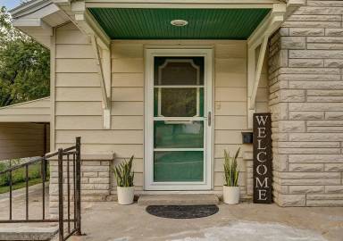 Main picture of 1123 W High St