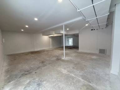 Main picture of 73 S Main St