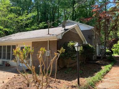 Main picture of 200 Rollingwood Dr