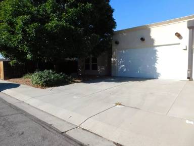 Main picture of 661 Miranda St