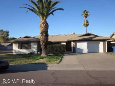 Main picture of 800 E Stephens Dr
