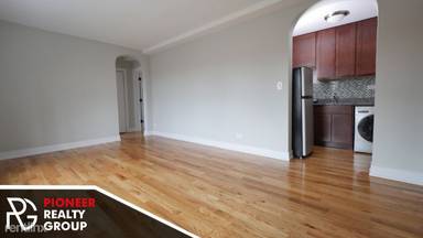 Main picture of 550 W Arlington Pl Apartments