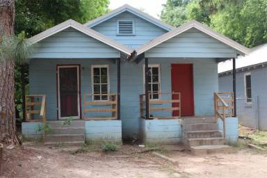 Main picture of 820 Corn Ave