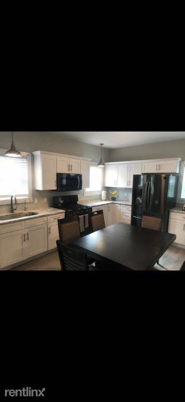 Main picture of 368 Essex Ave