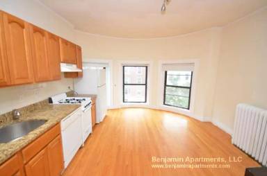 Main picture of 41 Bay State Rd