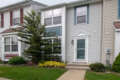 Main picture of 5620 Queen Anne Ct