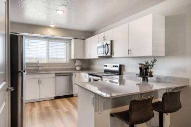Main picture of 184 N Lone Rock Dr
