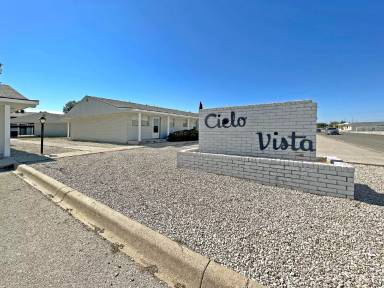 Main picture of 901 E Michigan Dr